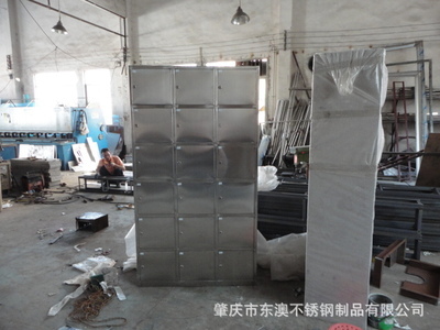 “東澳”牌十八門不銹鋼更衣柜 水箱創(chuàng)新設(shè)計引領(lǐng)環(huán)保與安全新風(fēng)尚